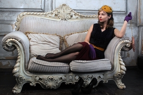 欧美复古年代风丝袜美女写真图片